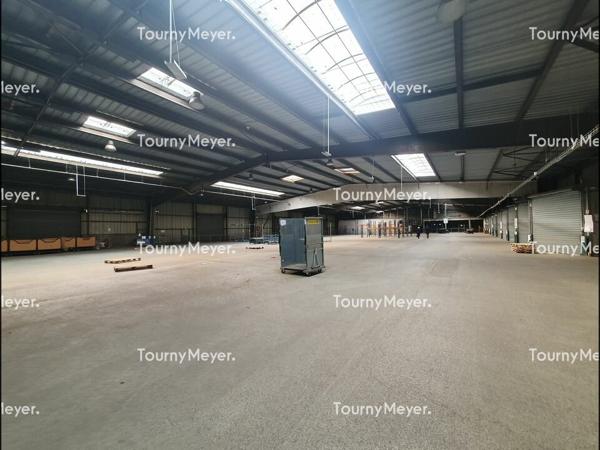 BORDEAUX - A LOUER ENTREPOT / MESSAGERIE DE 6373 M²
