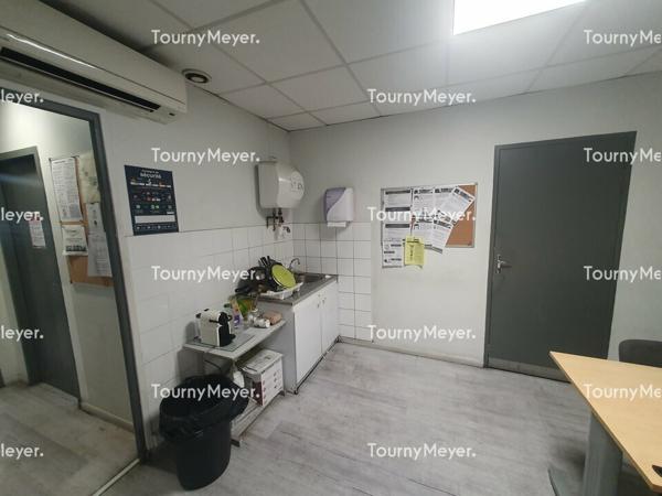 ENTREPÔT AVEC TERRAIN A LOUER - BEGLES