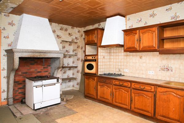 A proximité de la Belgique et du Luxembourg MAISON DE VILLAGE 5 PIECES  164 m² À RÉNOVER – BEAU POTENTIEL !