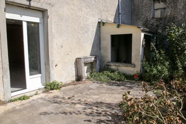 A proximité de la Belgique et du Luxembourg MAISON DE VILLAGE 5 PIECES  164 m² À RÉNOVER – BEAU POTENTIEL !