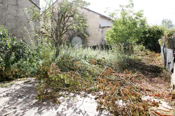 A proximité de la Belgique et du Luxembourg MAISON DE VILLAGE 5 PIECES  164 m² À RÉNOVER – BEAU POTENTIEL !