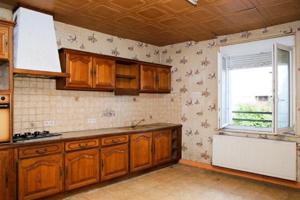 A proximité de la Belgique et du Luxembourg MAISON DE VILLAGE 5 PIECES  164 m² À RÉNOVER – BEAU POTENTIEL !