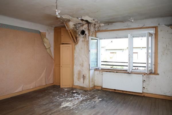 A proximité de la Belgique et du Luxembourg MAISON DE VILLAGE 5 PIECES  164 m² À RÉNOVER – BEAU POTENTIEL !