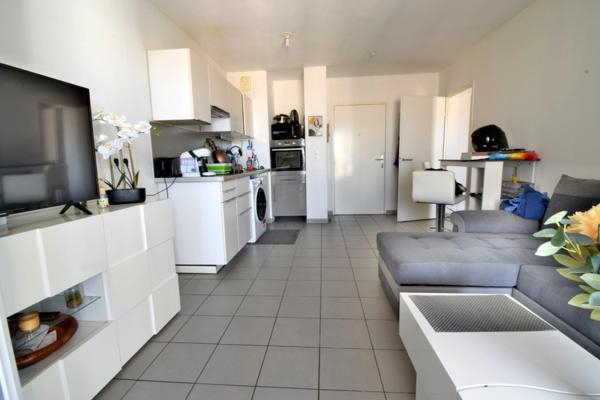Appartement à vendre 2 pièces MARSEILLE 3EME ARRONDISSEMENT (13)