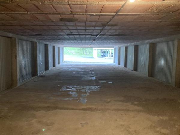 Garage N° 8 /LOT 140 Résidence AUVERGNE 43700 Brives Charensac