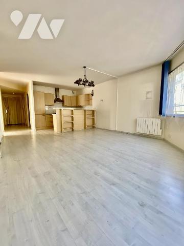 Appartement T5 hyper centre avec stationnement 