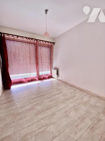 Appartement T5 hyper centre avec stationnement 