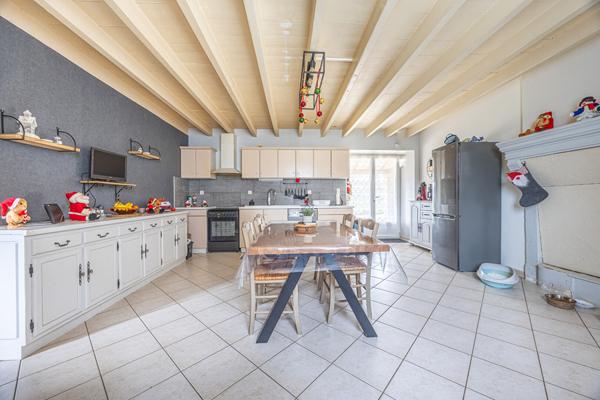Longère 180m² + dépendances