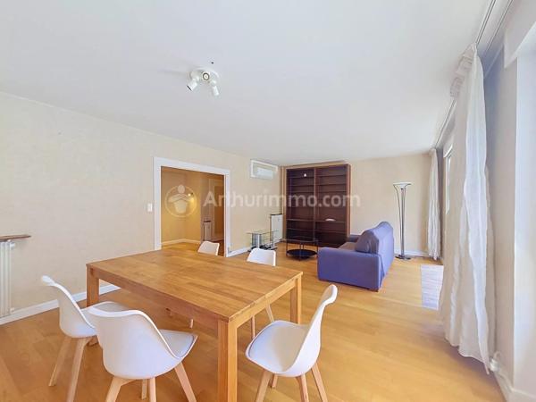 Location                                                      Appartement
                        
                     4 pièces                      119 m2                     à Clermont-Ferrand