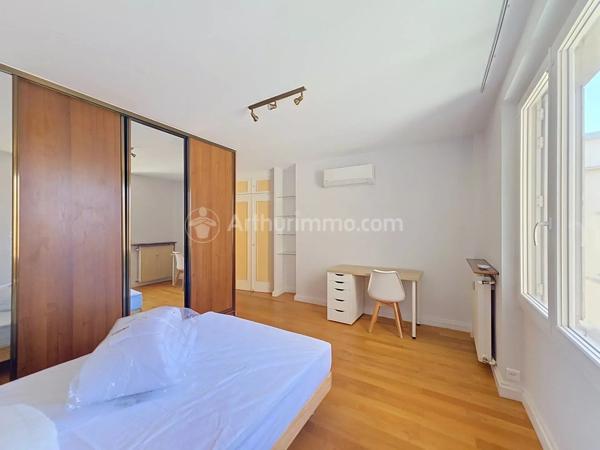 Location                                                      Appartement
                        
                     4 pièces                      119 m2                     à Clermont-Ferrand