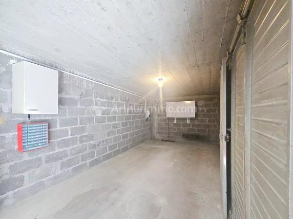 Location                                                      Appartement
                        
                     4 pièces                      119 m2                     à Clermont-Ferrand