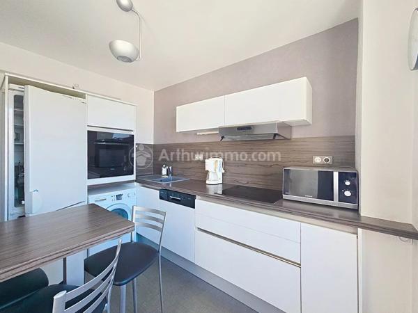 Location                                                      Appartement
                        
                     4 pièces                      119 m2                     à Clermont-Ferrand