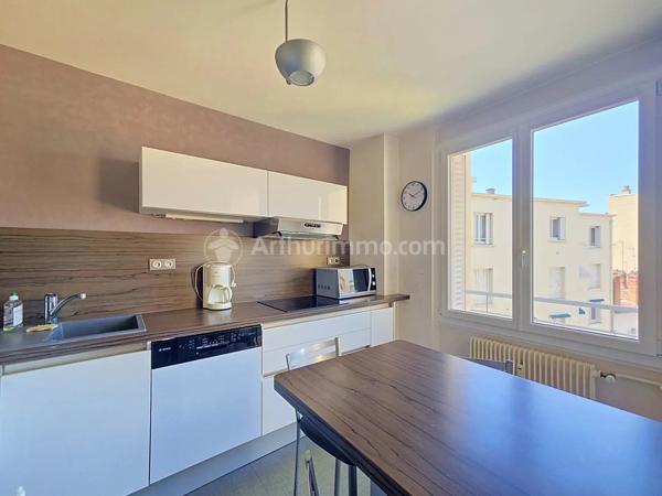 Location                                                      Appartement
                        
                     4 pièces                      119 m2                     à Clermont-Ferrand
