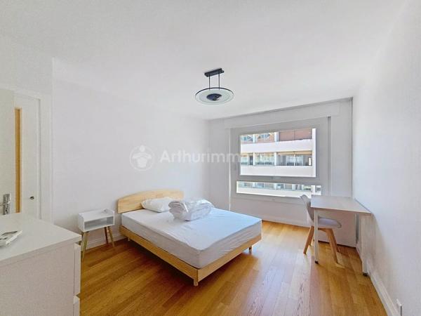 Location                                                      Appartement
                        
                     4 pièces                      119 m2                     à Clermont-Ferrand