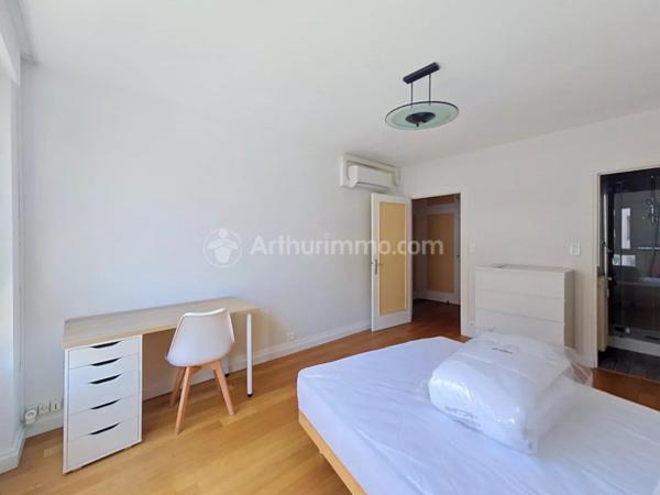 Location                                                      Appartement
                        
                     4 pièces                      119 m2                     à Clermont-Ferrand