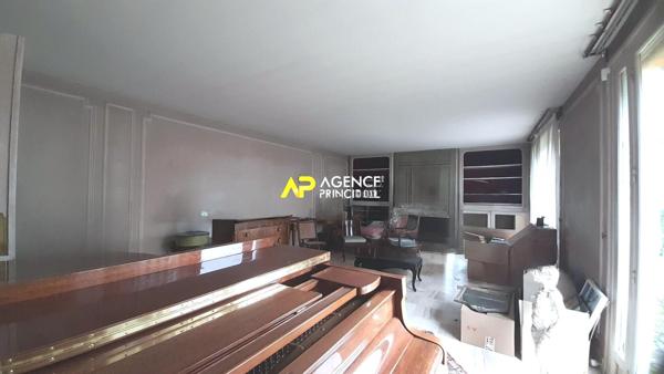 Maison 7 pièces d'environ 150m² avec 2000m² de terrain divisible sur les côteaux d'Argenteuil €795 000 ** - Référence 4504