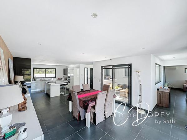 Villa d’architecte en pleine garrigue – Une signature contemporaine aux prestations d’exception