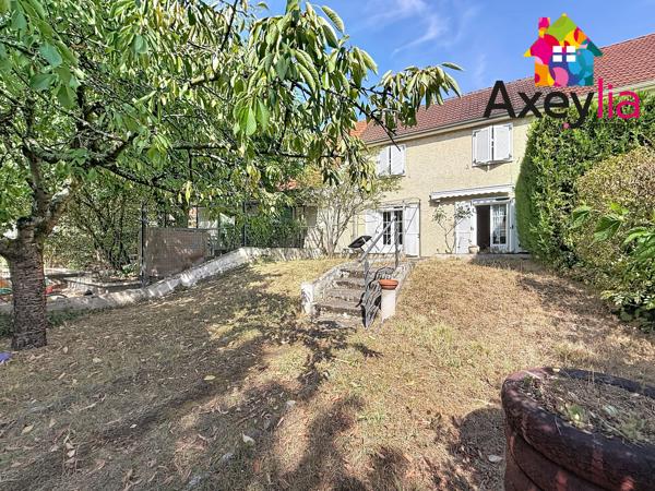 A VENDRE - MABLY - MAISON AVEC TROIS CHAMBRES, BUREAU, GARAGE ET TERRAIN