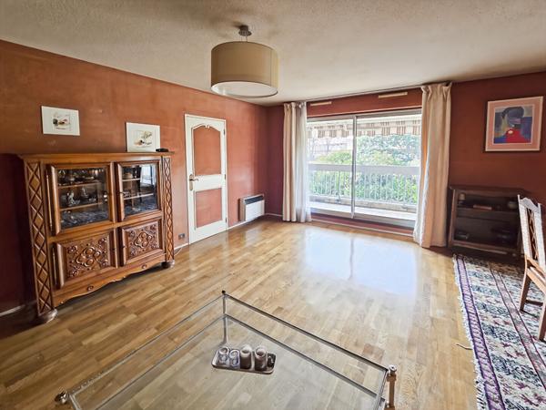 Appartement Verrieres Le Buisson 4 pièce(s)-