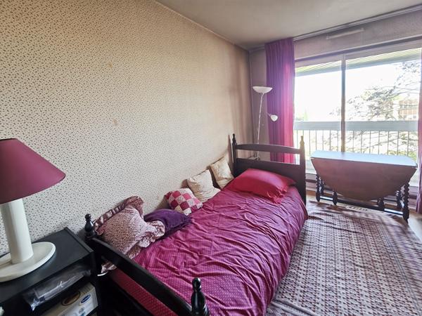 Appartement Verrieres Le Buisson 4 pièce(s)-