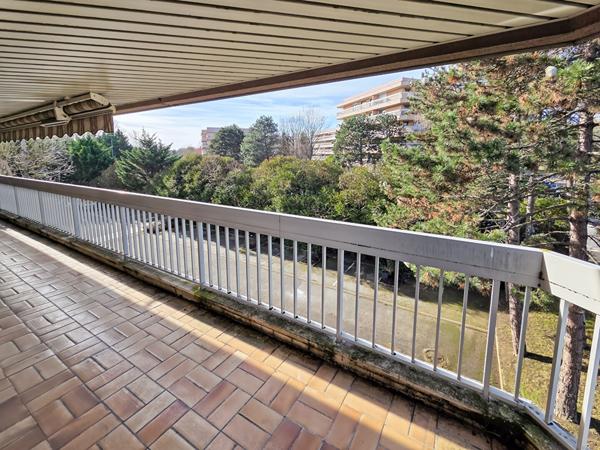 Appartement Verrieres Le Buisson 4 pièce(s)-