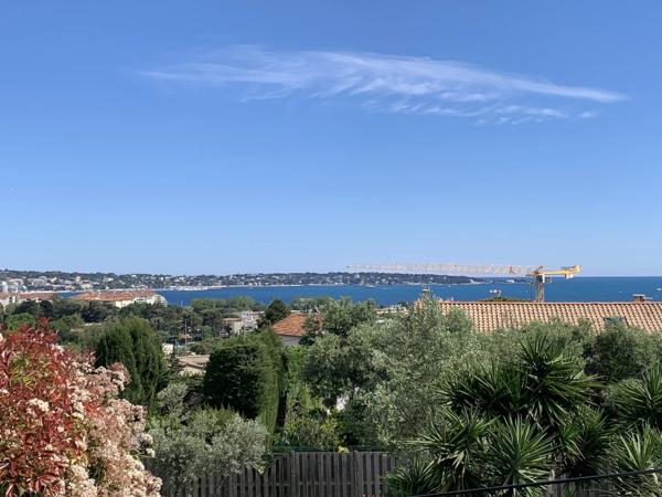 Charmante propriété avec vue mer panoramique à Golfe-Juan