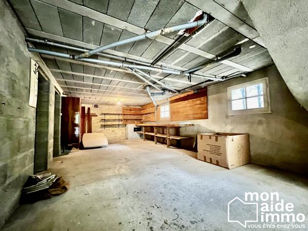 Maison Périgourdine avec sous-sol total et double garage