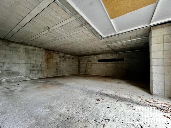 Maison Périgourdine avec sous-sol total et double garage