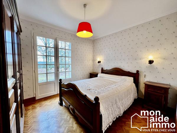 Maison Périgourdine avec sous-sol total et double garage