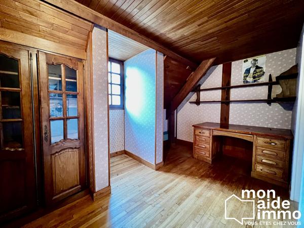 Maison Périgourdine avec sous-sol total et double garage