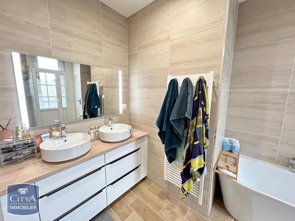 Appartement à louer 5 pièces 106.49m²