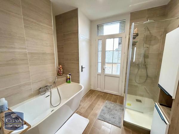 Appartement à louer 5 pièces 106.49m²