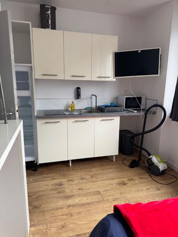 CENTRE VILLE RUE BUAT STUDIO MEUBLE , Brest