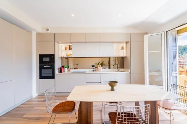 Appartement F3 à vendre  3 pièces - 70,40 m 2   NICE  - 06