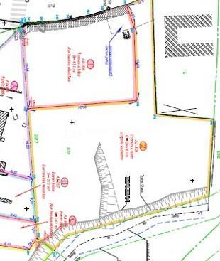 À vendre – Terrain à bâtir de 967 m² en plein cœur d’Aix-les-Bains

J'ai le plaisir de vous proposer, sur la commune d'Aix-les-Bains, une belle parcelle libre de constructeur de 967 m², offrant une vue agréable sur les montagnes.

Caractéristiques du terrain :
- Terrain avec une pente inférieure à 5 %.
- Viabilité en bordure de route.
- Zonage PLUi : UD.
- Surface constructible : 153 m² (17 m x 9 m).
- Coefficient d'emprise au sol (CES) maximal : 153 m².

Parcelle issue d'une division parcellaire.

Situation idéale :
- À seulement 1,8 km du centre-ville d'Aix-les-Bains.
- 5 minutes de l'autoroute et de la gare.
- Commerces et commodités à proximité.
- École à 200 m et transports en commun à quelques pas.

Possibilité de construction :
Une villa peut y être édifiée (voir plan proposé dans les photos).

Ne manquez pas cette occasion rare d'acquérir un terrain d'exception dans un quartier prisé d'Aix-les-Bains.

Pour plus d'informations ou organiser une visite, contactez-moi dès aujourd'hui.

Cette annonce vous est présentée par votre agent commercial BSK Immobilier LEGRAND FREDERIC (EI) immatriculé au RSAC de CHAMBERY (73000) sous le numéro 929 623 544

Les honoraires d'agence sont à la charge du vendeur.

Les informations sur les risques auxquels ce bien est exposé sont disponibles sur le site Géorisques : www.georisques.gouv.fr