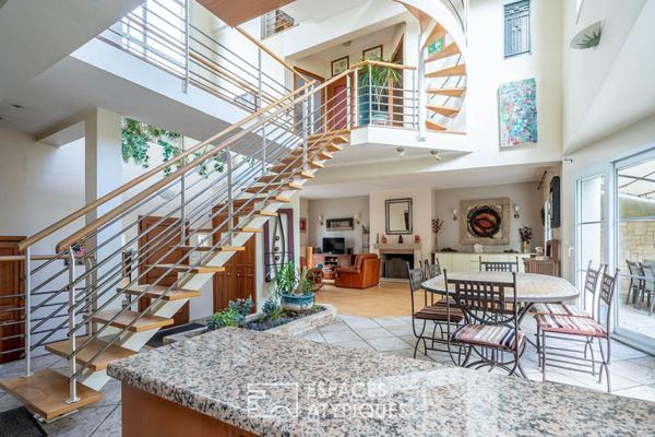 Maison d’architecte avec jardin et terrasse