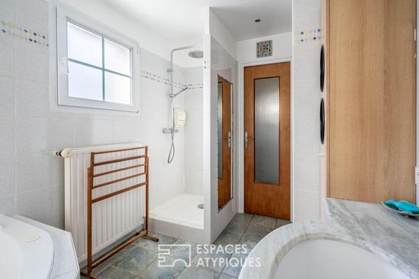 Maison d’architecte avec jardin et terrasse