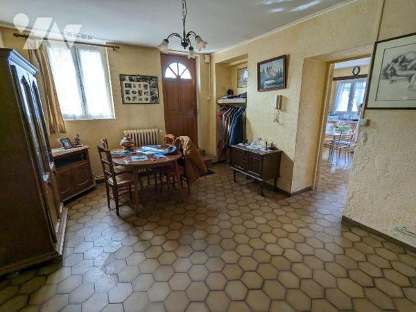 Maison à Vendre à Nogent-le-Rotrou (28400) en Eure-et-Loir (28)

A venir découvrir, charmante...