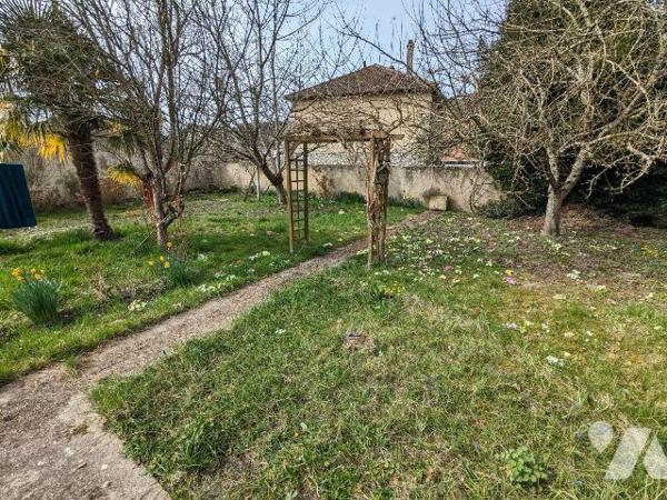 Maison à Vendre à Nogent-le-Rotrou (28400) en Eure-et-Loir (28)

A venir découvrir, charmante...