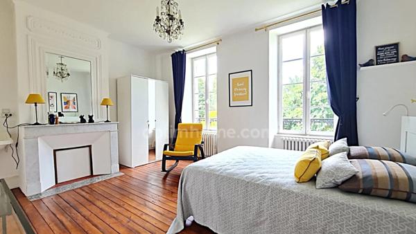 MAISON DE MAITRE à SAINTE LIVRADE SUR LOT (47)