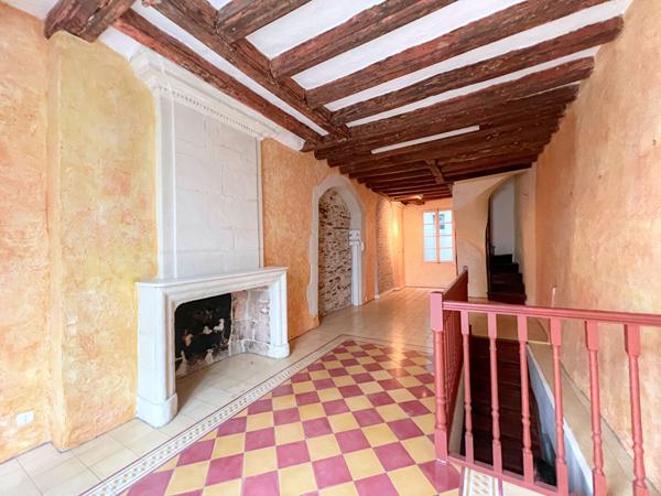Immeuble historique datant de 1556 à vendre dans l’hyper-centre d’Angers « Maison Liger »