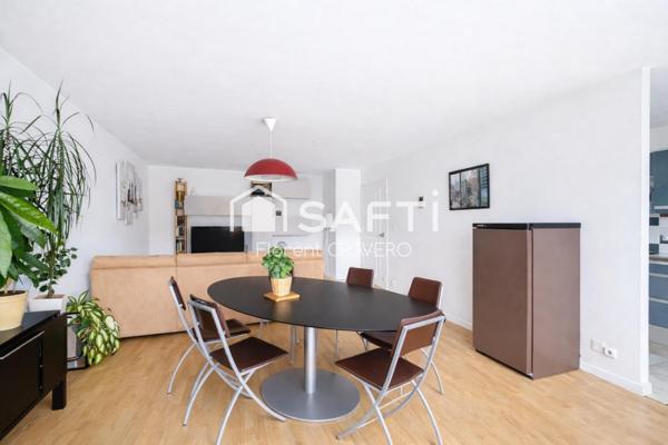 Appartement lumineux avec double balcon