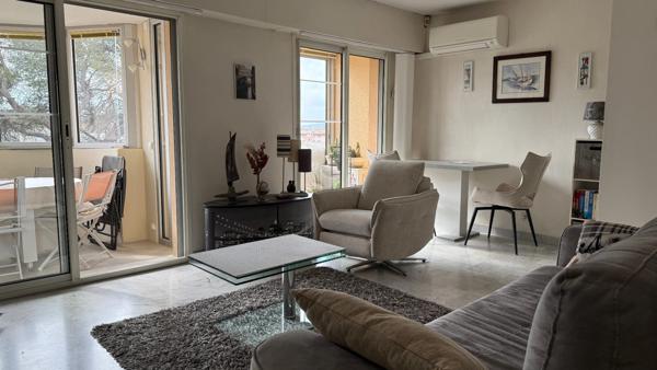 Appartement 2 pièces à vendre avec garage parking et cave SAINT RAPHAEL (83)
