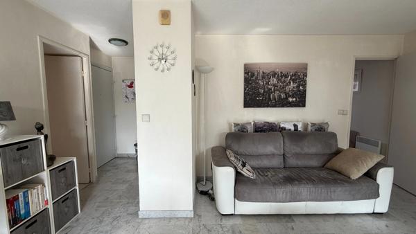 Appartement 2 pièces à vendre avec garage parking et cave SAINT RAPHAEL (83)