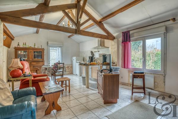 Ensemble immobilier composé d'une maison et de 3 appartements loués, à vendre à Pujols