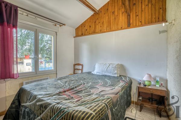 Ensemble immobilier composé d'une maison et de 3 appartements loués, à vendre à Pujols