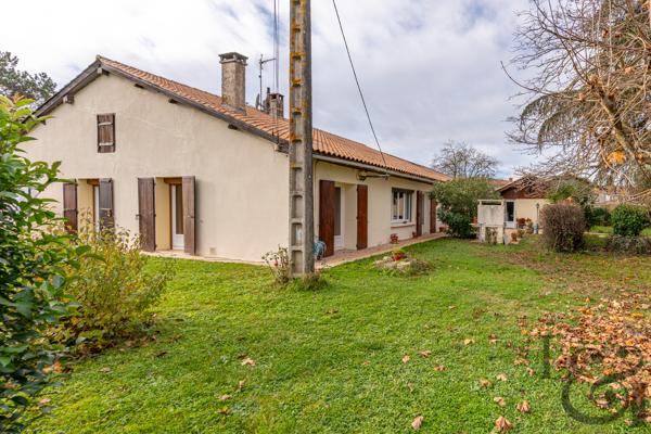 Ensemble immobilier composé d'une maison et de 3 appartements loués, à vendre à Pujols