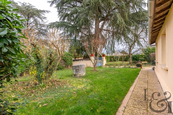 Ensemble immobilier composé d'une maison et de 3 appartements loués, à vendre à Pujols