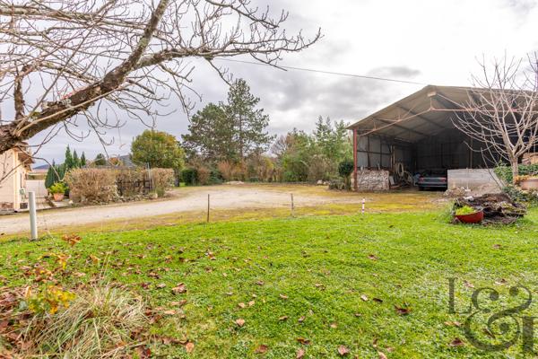 Ensemble immobilier composé d'une maison et de 3 appartements loués, à vendre à Pujols