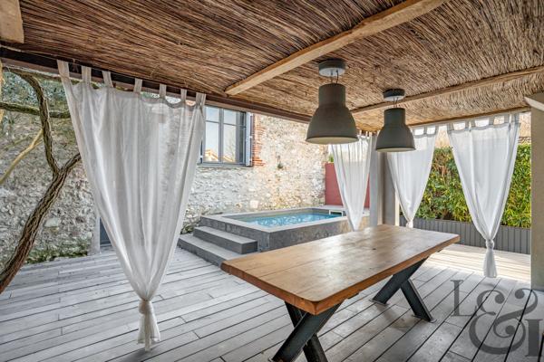 Maison de village avec piscine à vendre à Penne d'Agenais